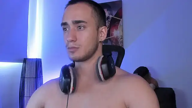 AlexRivera6 online show from December 25, 2024, 3:06 pm