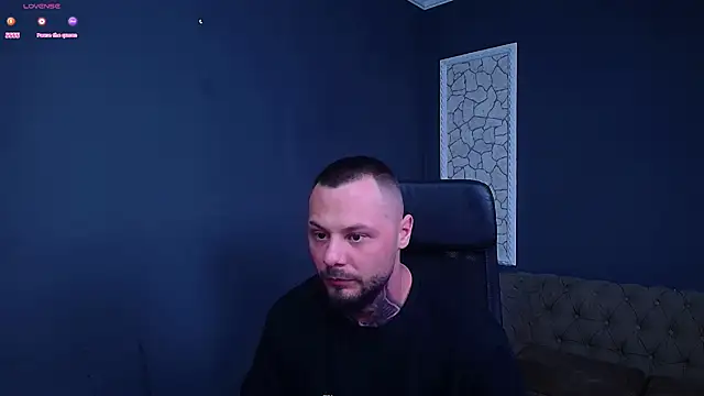 Snapshot of BrianHunts chatting on November 23, 2025, 5:28 am BrianHunts online show from November 23, 2025, 5:28 am