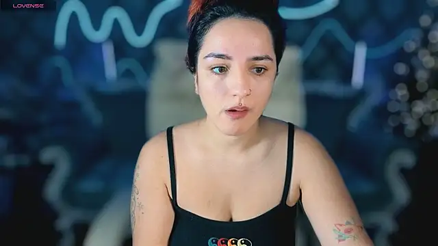 Snapshot of Daphne_Moss chatting on December 15, 2025, 8:42 am Daphne Moss online show from December 15, 2025, 8:42 am