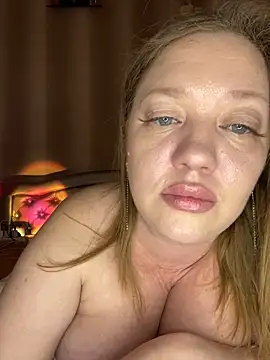 Snapshot of BBWOOW chatting on December 6, 2024, 9:29 pm BBWOOW online show from December 6, 2024, 9:29 pm