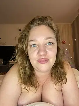 Snapshot of BBWOOW chatting on January 4, 2025, 4:44 am BBWOOW online show from January 4, 2025, 4:44 am