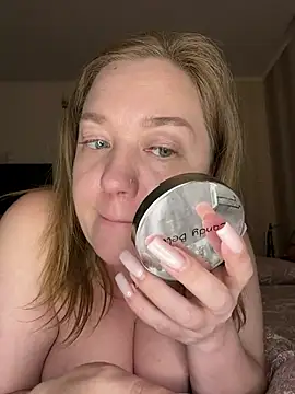 Snapshot of BBWOOW chatting on March 18, 2025, 5:33 pm BBWOOW online show from March 18, 2025, 5:33 pm