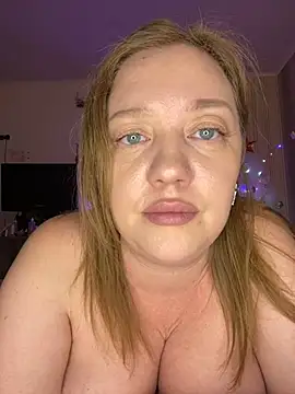 Snapshot of BBWOOW chatting on December 21, 2024, 11:22 am BBWOOW online show from December 21, 2024, 11:22 am