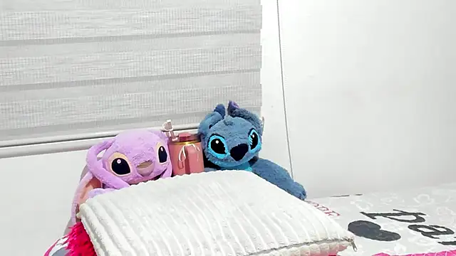 Elizabeth 18  online show from January 14, 2026, 3:21 am