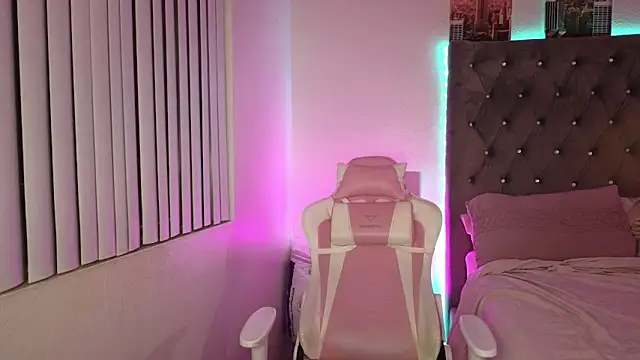 Snapshot of evajonez chatting on November 21, 2025, 6:34 am evajonez online show from November 21, 2025, 6:34 am