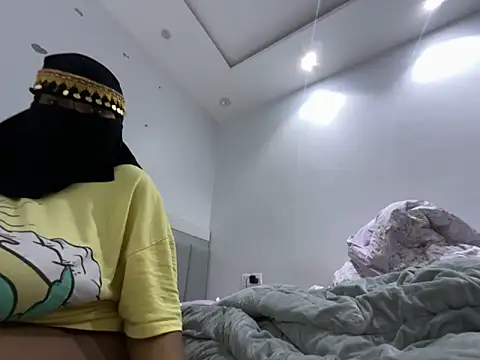 Snapshot of Submissive_Arab chatting on February 23, 2025, 1:57 am Submissive Arab online show from February 23, 2025, 1:57 am