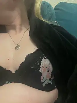 Snapshot of jayjencam chatting on March 7, 2025, 11:16 pm jayjencam online show from March 7, 2025, 11:16 pm