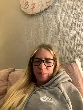 Snapshot of jayjencam chatting on October 6, 2025, 9:04 pm jayjencam online show from October 6, 2025, 9:04 pm