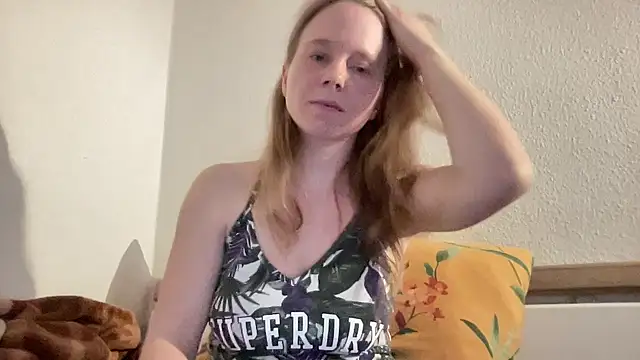 Snapshot of SweetLucy96 chatting on March 11, 2025, 3:23 pm SweetLucy96 online show from March 11, 2025, 3:23 pm