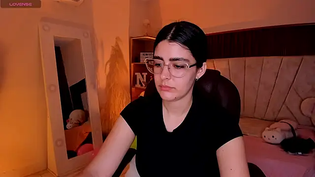  Niah  online show from April 13, 2026, 9:19 pm