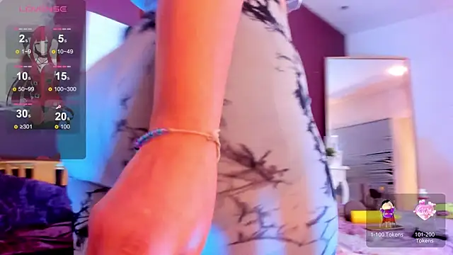 Snapshot of Mia-Bloom chatting on March 7, 2025, 10:35 am Mia-Bloom online show from March 7, 2025, 10:35 am