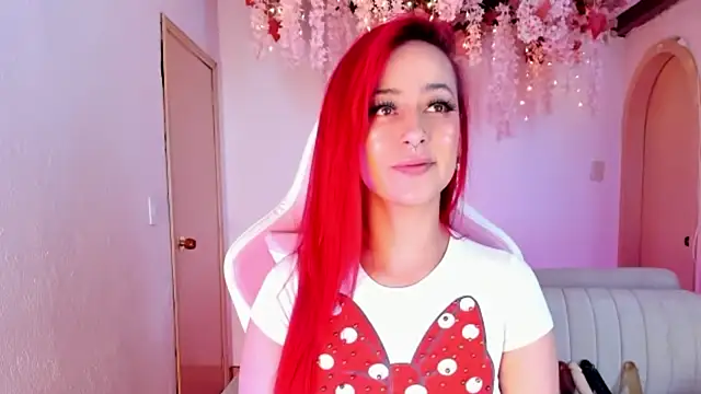 Snapshot of Mia-Bloom chatting on November 5, 2025, 1:09 am Mia-Bloom online show from November 5, 2025, 1:09 am