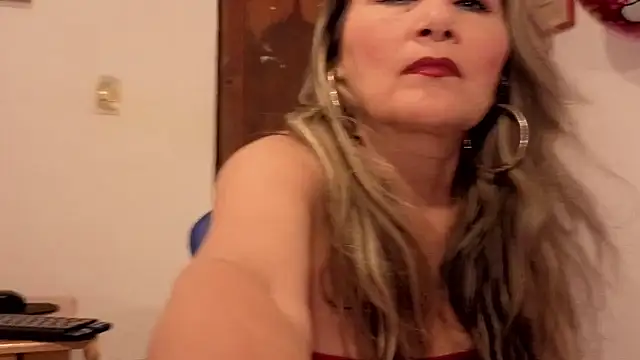 Snapshot of amandabakerx chatting on June 24, 2026, 4:16 pm amandabakerx online show from June 24, 2026, 4:16 pm