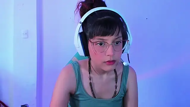 Snapshot of Little_Lisy chatting on September 28, 2025, 5:42 pm Little Lisy online show from September 28, 2025, 5:42 pm