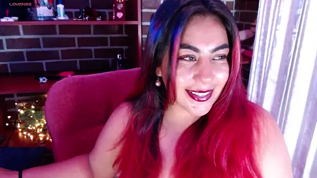 Snapshot of gatuwildhott chatting on July 28, 2026, 7:37 pm gatuwildhott online show from July 28, 2026, 7:37 pm