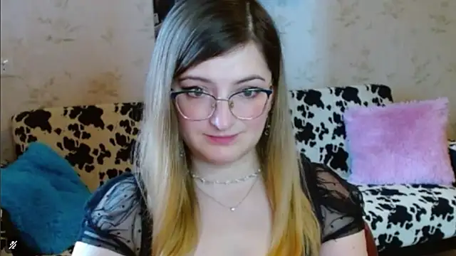 Snapshot of Arielsssplash chatting on September 19, 2025, 7:45 am Arielsssplash online show from September 19, 2025, 7:45 am