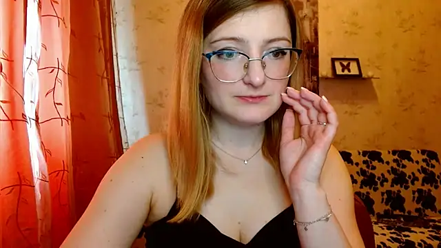 Snapshot of Arielsssplash chatting on March 19, 2025, 8:23 am Arielsssplash online show from March 19, 2025, 8:23 am