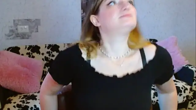 Snapshot of Arielsssplash chatting on November 4, 2025, 7:56 am Arielsssplash online show from November 4, 2025, 7:56 am