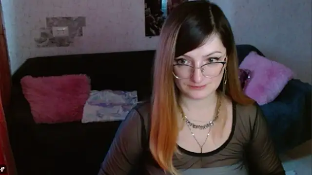 Snapshot of Arielsssplash chatting on November 26, 2025, 8:03 am Arielsssplash online show from November 26, 2025, 8:03 am