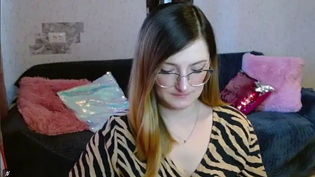 Snapshot of Arielsssplash chatting on November 20, 2025, 7:53 am Arielsssplash online show from November 20, 2025, 7:53 am