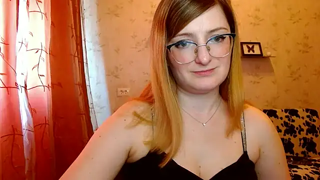 Snapshot of Arielsssplash chatting on March 19, 2025, 12:01 pm Arielsssplash online show from March 19, 2025, 12:01 pm