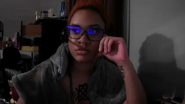 Snapshot of nickytheehawtie chatting on May 1, 2026, 2:27 am nickytheehawtie online show from May 1, 2026, 2:27 am