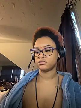 nickytheehawtie online show from March 3, 2026, 2:02 pm