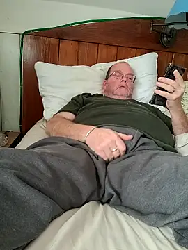 Snapshot of mrwizard4570 chatting on February 11, 2026, 3:23 pm mrwizard4570 online show from February 11, 2026, 3:23 pm