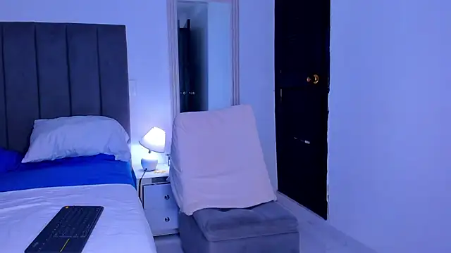 Snapshot of ethan_brown_ chatting on October 9, 2025, 3:40 am ethan brown online show from October 9, 2025, 3:40 am