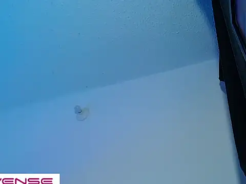 Snapshot of Leon_Wild chatting on April 8, 2026, 2:24 am Leon Wild online show from April 8, 2026, 2:24 am