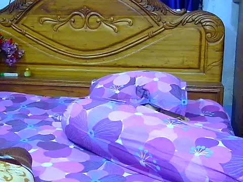 Snapshot of Daneldayna chatting on April 15, 2026, 7:58 pm Daneldayna online show from April 15, 2026, 7:58 pm