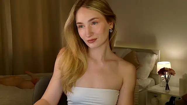 bella  rose online show from February 23, 2026, 1:01 pm