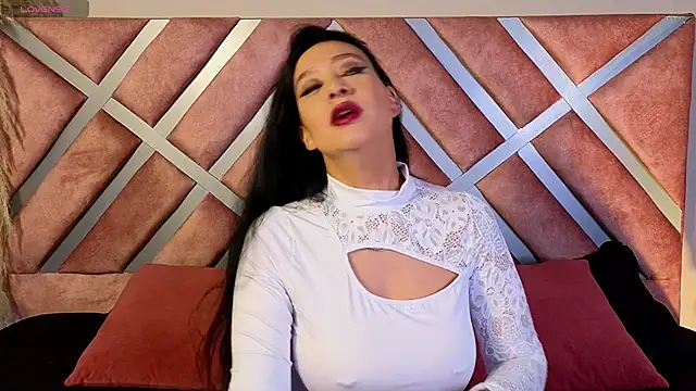  kelly hous36 online show from March 19, 2025, 12:34 pm