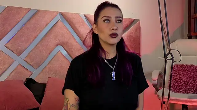  kelly hous36 online show from November 11, 2025, 12:33 pm