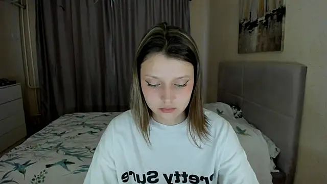 SoniNesti online show from October 1, 2025, 2:43 pm