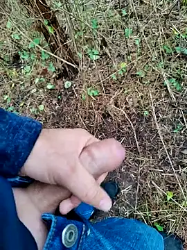 Snapshot of Boring_one chatting on October 22, 2025, 12:48 pm Boring one online show from October 22, 2025, 12:48 pm