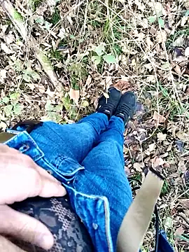 Snapshot of Boring_one chatting on November 12, 2025, 1:37 pm Boring one online show from November 12, 2025, 1:37 pm