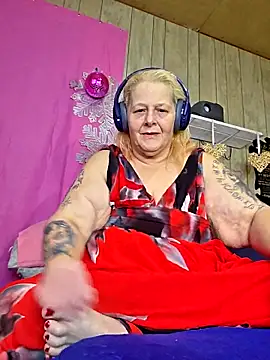 DavisDesires online show from February 12, 2026, 1:33 pm