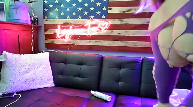 LeighAnnFox online show from January 8, 2025, 10:06 pm