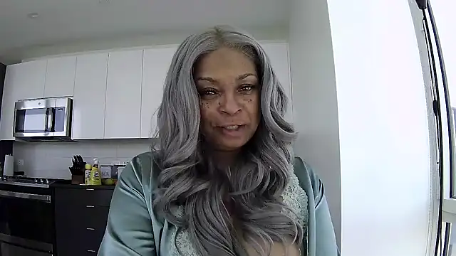 Snapshot of MSweetLindaParks chatting on May 19, 2026, 3:41 pm MSweetLindaParks online show from May 19, 2026, 3:41 pm