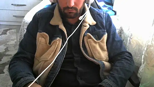 Snapshot of crazybaby5461 chatting on November 11, 2025, 1:28 pm crazybaby5461 online show from November 11, 2025, 1:28 pm