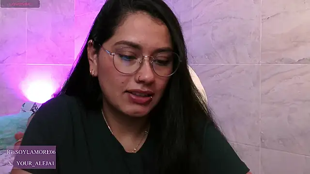 Snapshot of LauraRuiz1 chatting on June 8, 2026, 9:26 pm LauraRuiz1 online show from June 8, 2026, 9:26 pm