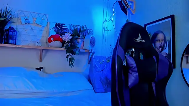 Snapshot of AnaPola chatting on December 13, 2024, 3:16 am AnaPola online show from December 13, 2024, 3:16 am