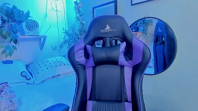 Snapshot of AnaPola chatting on December 27, 2024, 9:00 pm AnaPola online show from December 27, 2024, 9:00 pm