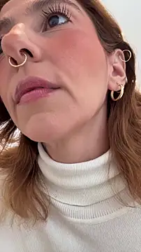 Snapshot of Evangelyne_1 chatting on November 16, 2025, 1:38 pm Evangelyne 1 online show from November 16, 2025, 1:38 pm