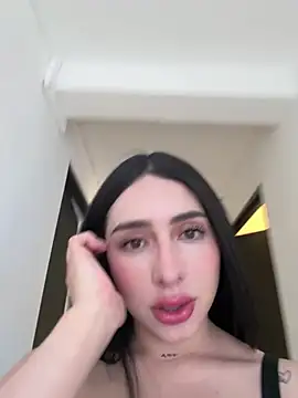 isabella jade online show from February 6, 2026, 7:10 pm