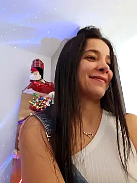 miaeyes online show from December 9, 2024, 12:19 pm