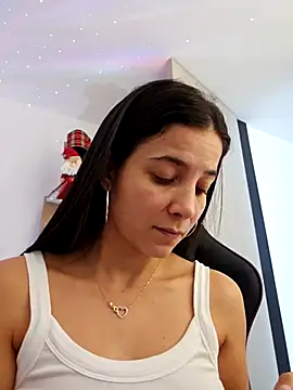 miaeyes online show from December 7, 2024, 4:53 pm