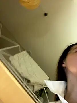 Snapshot of Nicole-Ray chatting on September 18, 2025, 9:51 pm Nicole-Ray online show from September 18, 2025, 9:51 pm