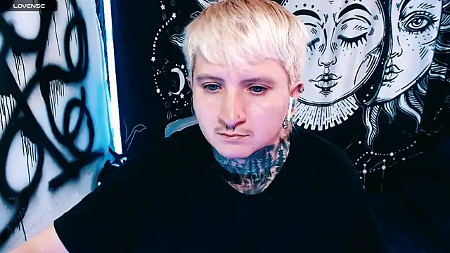 Snapshot of Marieblueeyes chatting on May 28, 2026, 2:56 pm Marieblueeyes online show from May 28, 2026, 2:56 pm